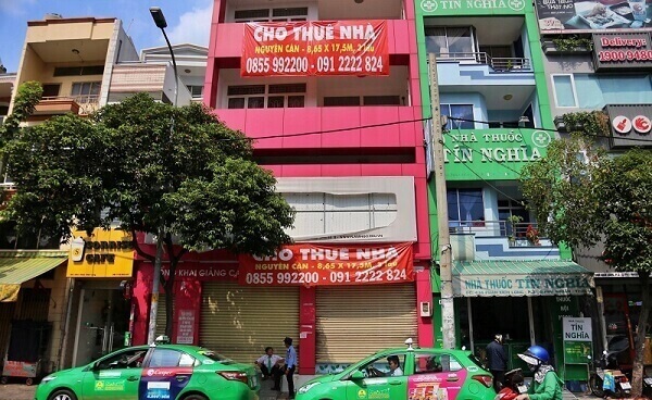 Ảnh hưởng nghiêm trọng từ đại dịch Covid, nhiều chủ cửa hàng đồng loạt trả lại mặt bằng kinh doanh